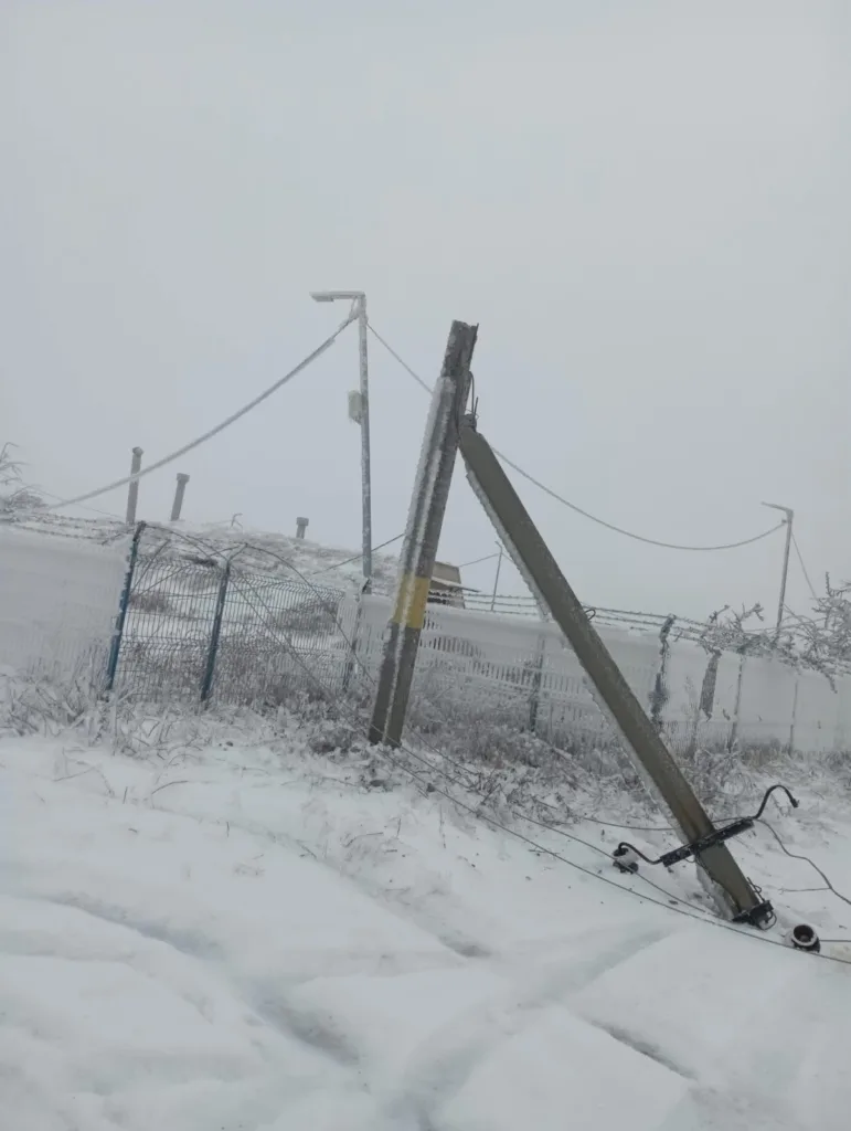 Energie restabilită în zeci de localități: bilanțul operatorilor la ora 17:00, pe fondul chiciurii 3 RENERGY