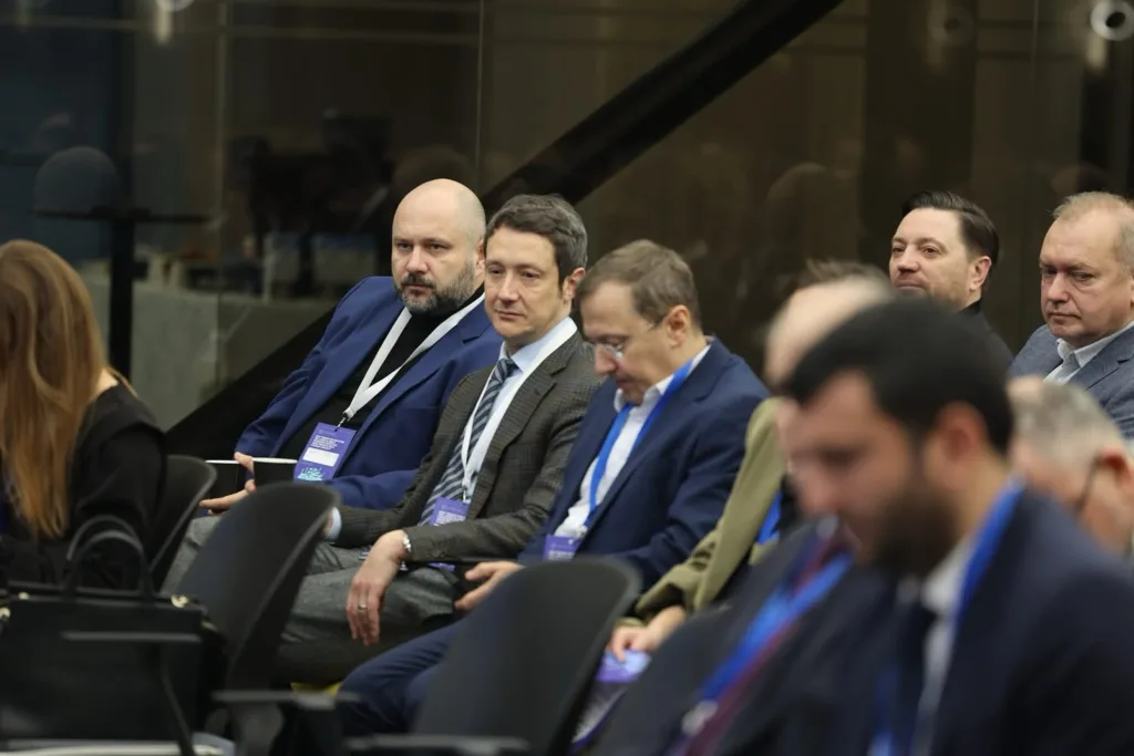 Conferința Investitorilor s-a încheiat: ce au transmis autoritățile despre licitația de 170 MW eolian cu BESS 5 RENERGY