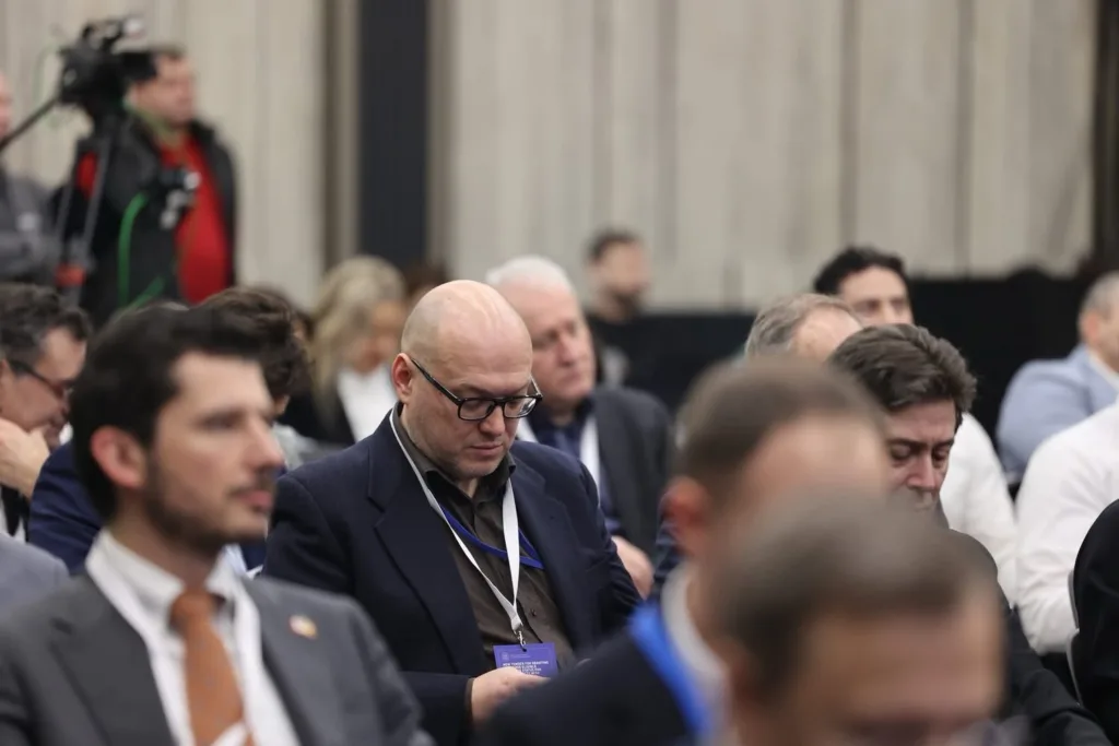 Conferința Investitorilor s-a încheiat: ce au transmis autoritățile despre licitația de 170 MW eolian cu BESS 10 RENERGY