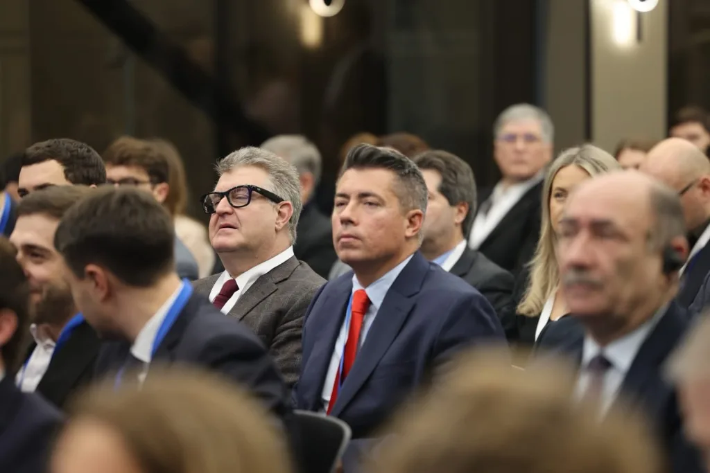 Conferința Investitorilor s-a încheiat: ce au transmis autoritățile despre licitația de 170 MW eolian cu BESS 15 RENERGY