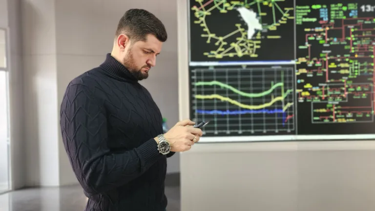 Realimentarea avansează după pana masivă: sudul, complet pe 110 kV; Chișinăul, parțial; nordul, sub tensiune