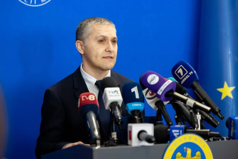 Analiză Renergy | Stare de alertă în energetică pentru 60 de zile. Ce prevede decizia Guvernului pentru carburanți și electricitate și ce arată datele din piață