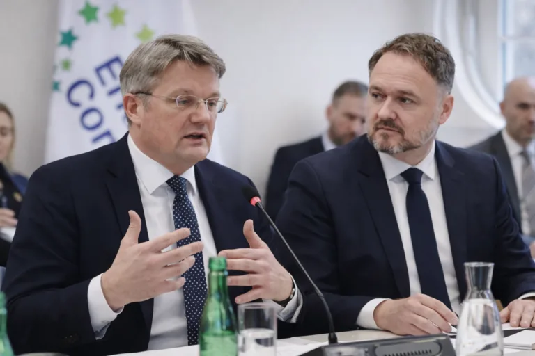 Europa forțează integrarea energetică în Sud-Est: reguli comune la gaze și cuplare rapidă a piețelor de electricitate înainte de aderare